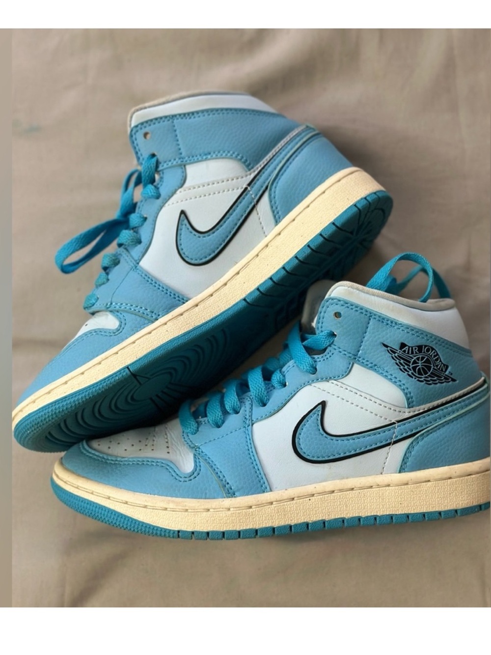 Jordan big kids Sneakers - Light Blue & White